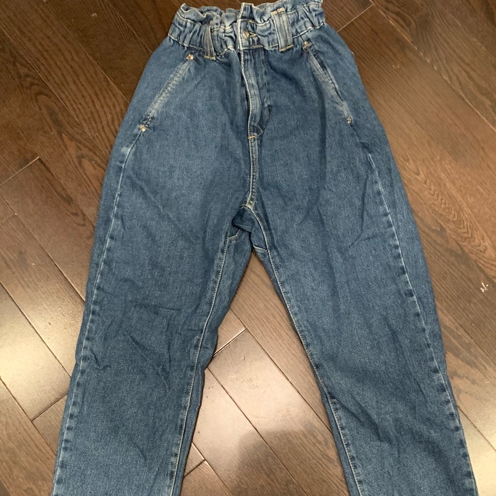 synched mom jeans
